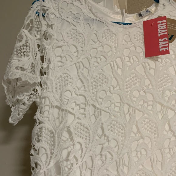 White dress - Picture 5 of 7